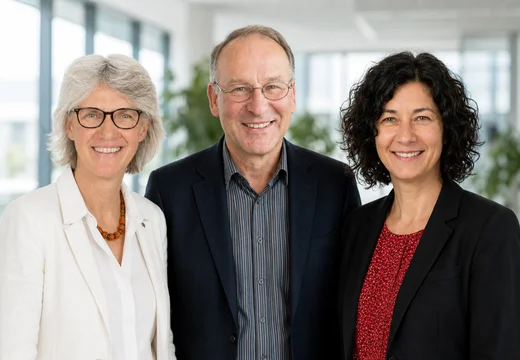 Regina Lietzau und Wolfgang Schmalz und Jutta Wiedenluebbert von WILOS MPU-Beratung in Passau (v.r.n.l.)